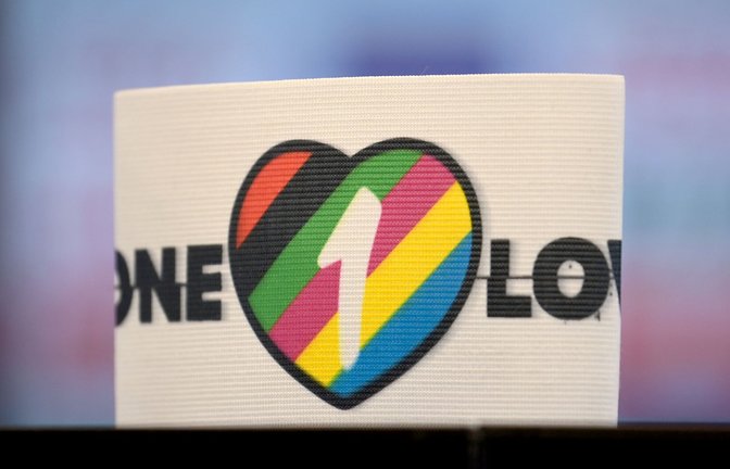 Die „One Love“- Binde wird in Katar nun doch nicht zu sehen sein.<span class='image-autor'>Foto: dpa/Sebastian Gollnow</span>