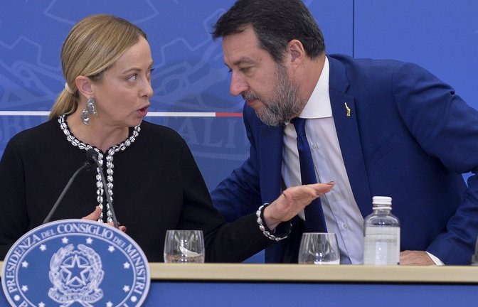 Vom Macher zum Getriebenen: Matteo Salvini mit Italiens Regierungschefin Giorgia Meloni.<span class='image-autor'>Foto: imago/Stefano Carofei/Avalon</span>