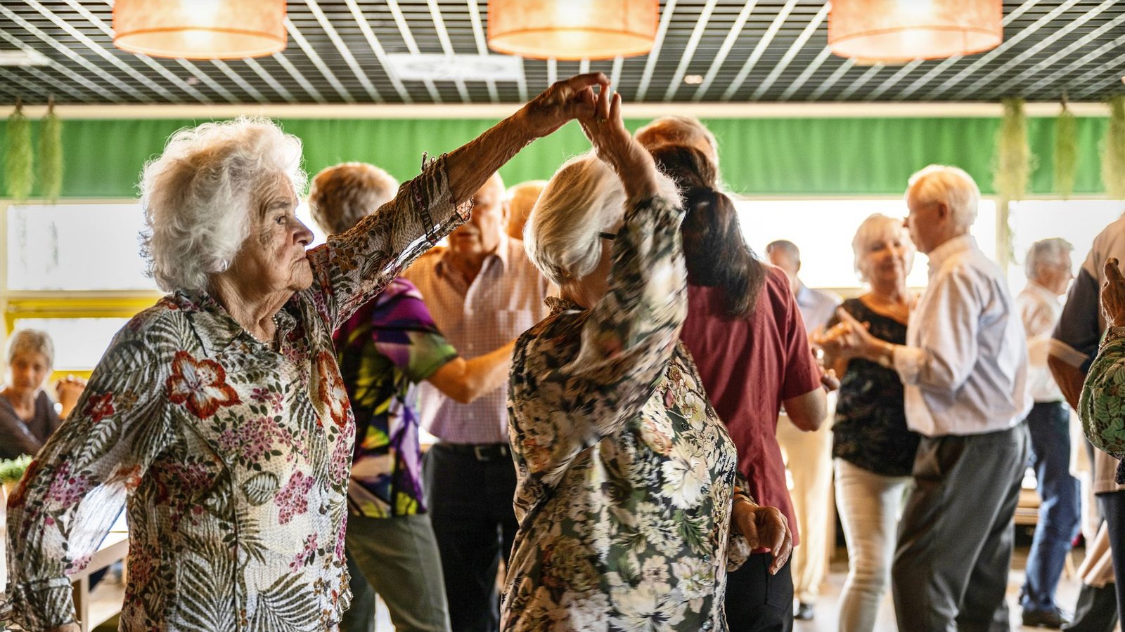 Männer sind in der Minderheit. Aber Margot Suckow (links) weiß auch selbst, wie man führt.Foto: Andreas Reiner Männer sind in der Minderheit. Aber Margot Suckow (links) weiß auch selbst, wie man führt.Foto: Andreas Reiner