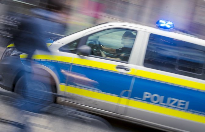 Ein 38-Jähriger war zwei Jahre lang auf der Flucht. Bei einer Routinekontrolle in Freiburg konnte er festgenommen werden (Symbolfoto).<span class='image-autor'>Foto: imago/Agentur 54 Grad/54° / Felix Koenig</span>