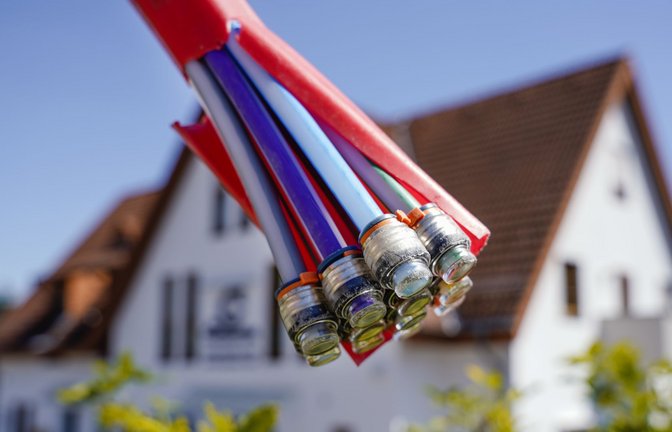 Glasfaserkabel bringen schnelles Internet, aber nicht nur.<span class='image-autor'>Foto: dpa/Uwe Anspach</span>