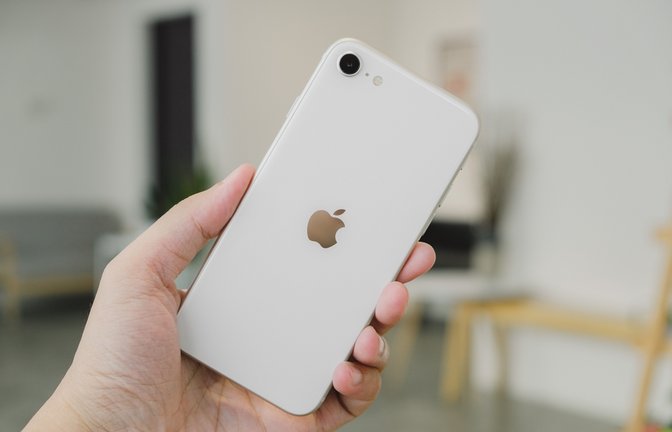 Im Jahr 2025 wird es kein iPhone SE mehr geben.<span class='image-autor'>Foto: Framesira / shutterstock.com</span>