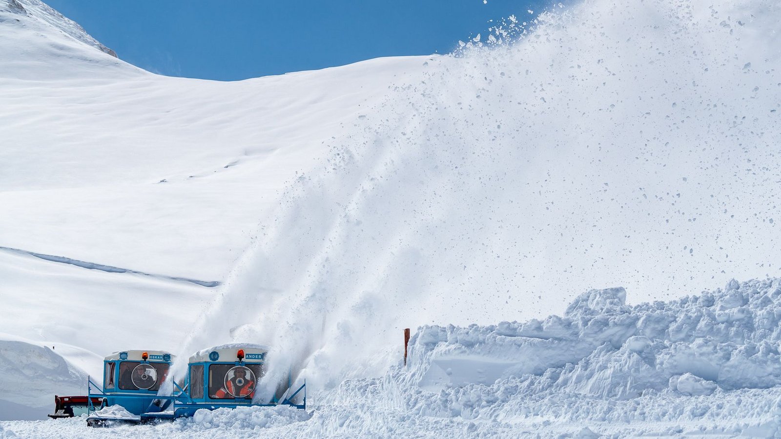 Schneefräsen machen im Mai die Großglockner-Hochalpenstraße frei (Archiv).Foto: dpa
