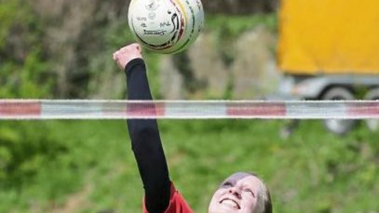Mit Christina Koch hat der TVV mögliche Positionen für die Feldrunde getestet. Foto: Küppers Mit Christina Koch hat der TVV mögliche Positionen für die Feldrunde getestet. Foto: Küppers