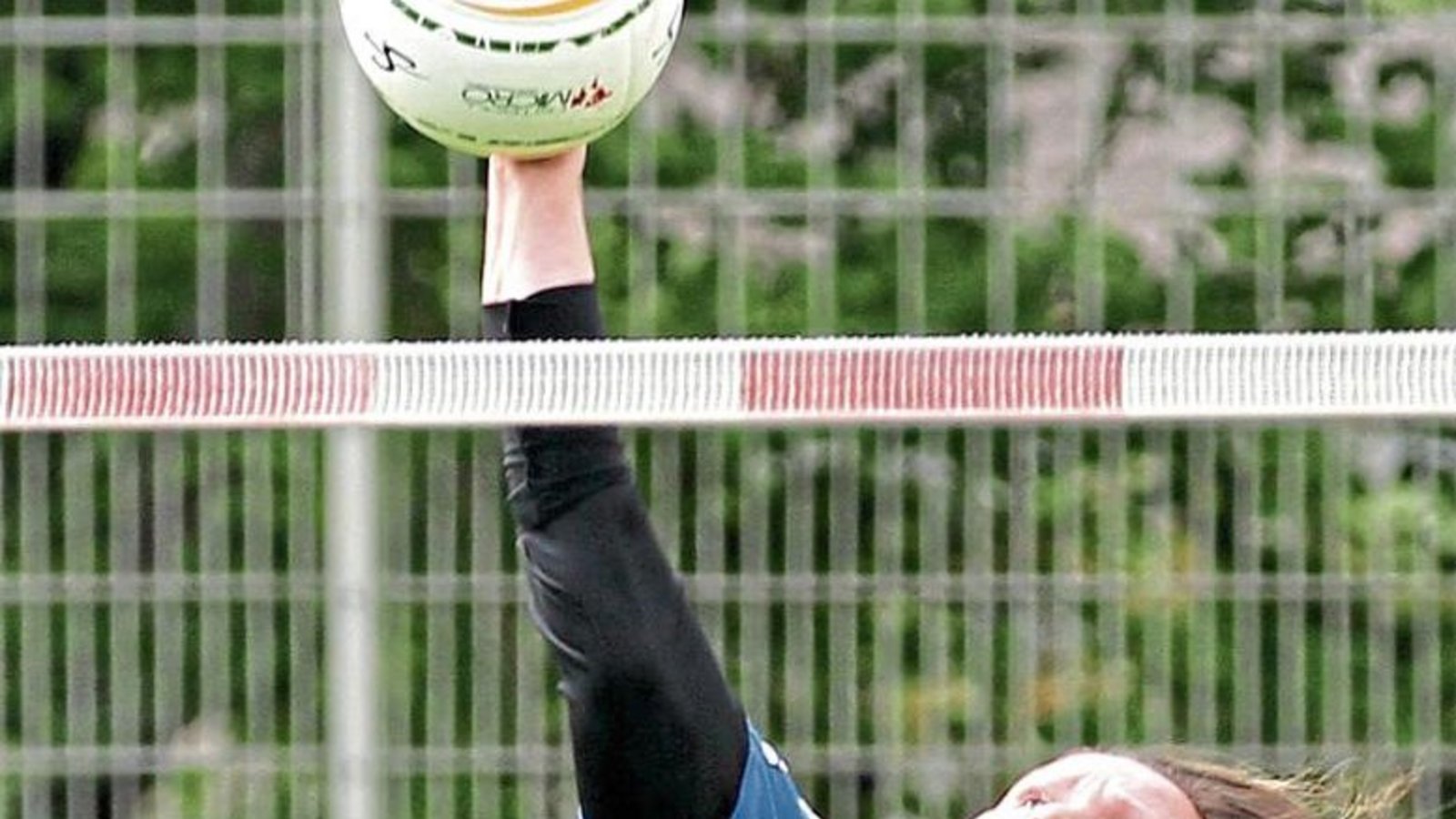 Spielertrainerin und Hauptangreiferin Marie-Therese Rothmaier ist mit dem Auftreten ihrer Mannschaft im ersten Spiel vollauf zufrieden. Im zweiten fehlte jeglicher Biss. Foto: Küppers Spielertrainerin und Hauptangreiferin Marie-Therese Rothmaier ist mit dem Auftreten ihrer Mannschaft im ersten Spiel vollauf zufrieden. Im zweiten fehlte jeglicher Biss. Foto: Küppers