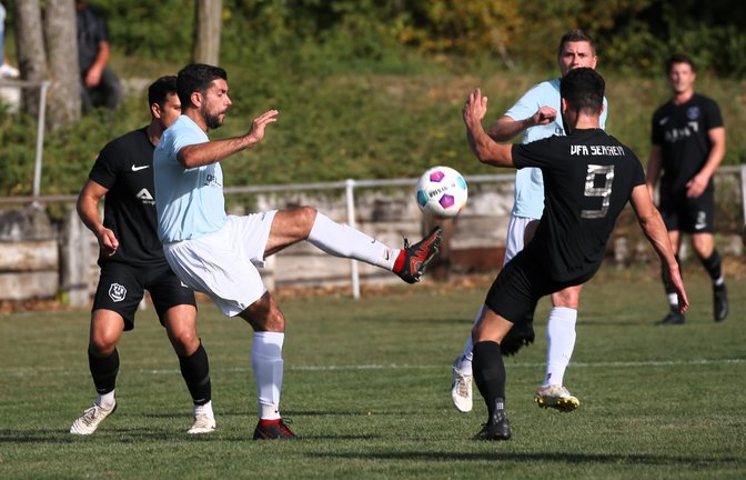 Beim TSV Häfnerhaslach (am Ball Nelson Caldas) geht es bergauf. Dem Sieg gegen Kirchheim folgte ein Unentschieden gegen Illingen. Am Sonntag ist Kleinglattbach auf dem Heiligenberg. <span class='image-autor'>Foto: Küppers</span>