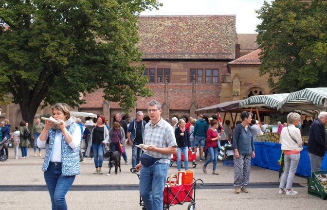 Einkaufen und schlemmen im Klosterhof.