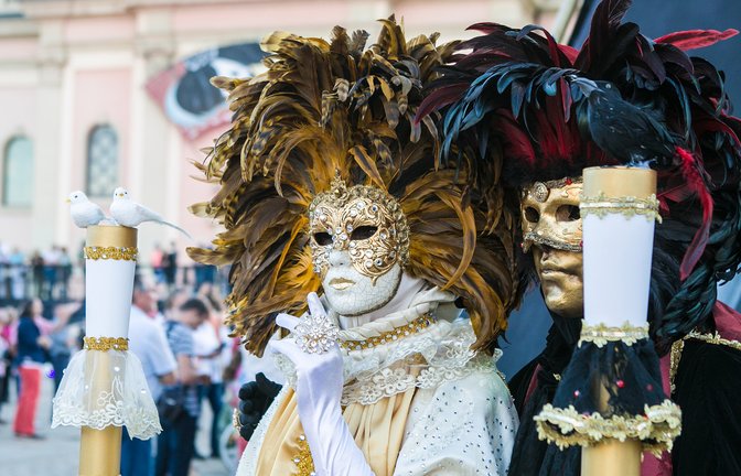 Sie machen die Venezianische Messe in Ludwigsburg aus: die Kostüm- und Maskenträger.  <span class='image-autor'>Foto: Tourismus und Events</span>