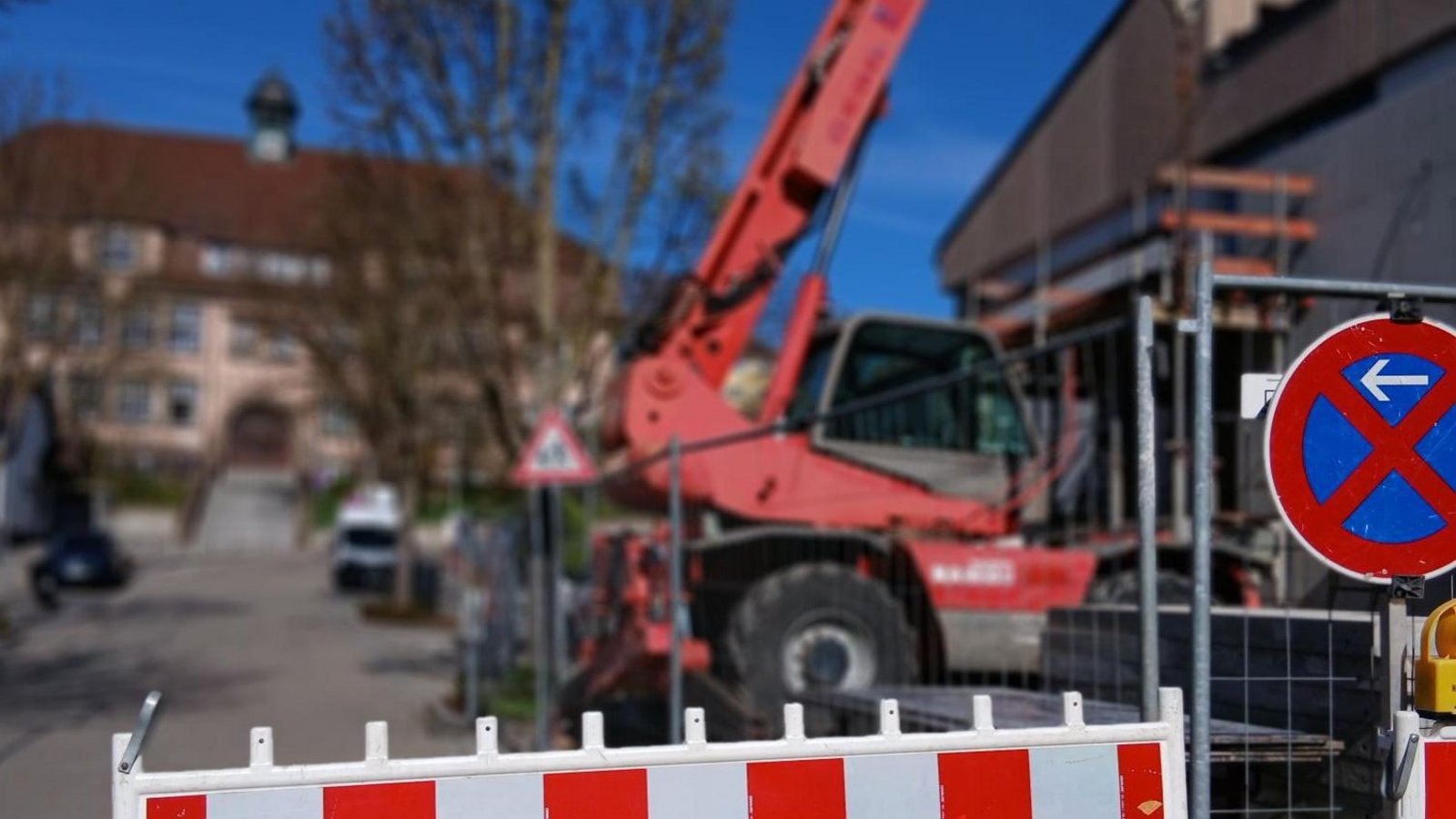 Die Zufahrt zum Schulcampus ist nach den Ferien gesperrt.  Foto: pv