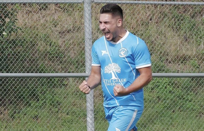 Dimitrios Mpouranis bejubelt seinen Treffer im Spiel von Omonia Vaihingen gegen den SV Sillenbuch. Am Ende stand es überraschend 2:1 für den Aufsteiger.<span class='image-autor'>Günter Bergmann</span>