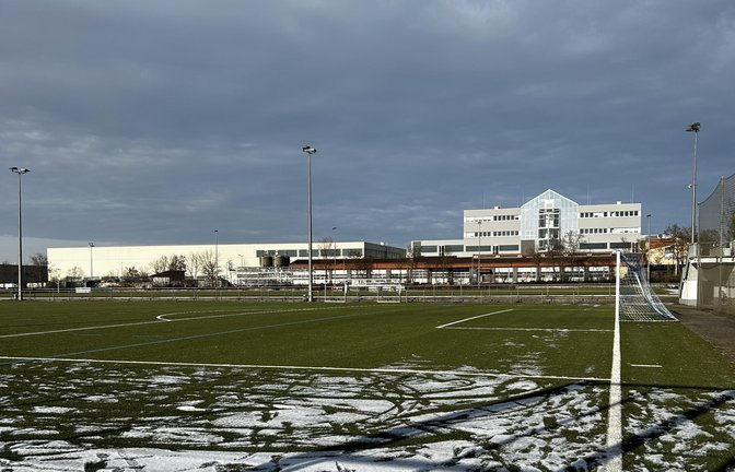 Schnee und Eis machen ein Spiel unmöglich, wie zum Beispiel in Schwieberdingen, wo die Partie zwischen dem heimischen TSV und dem SV Illingen hätte stattfinden sollen. <span class='image-autor'>Foto: Dittrich</span>