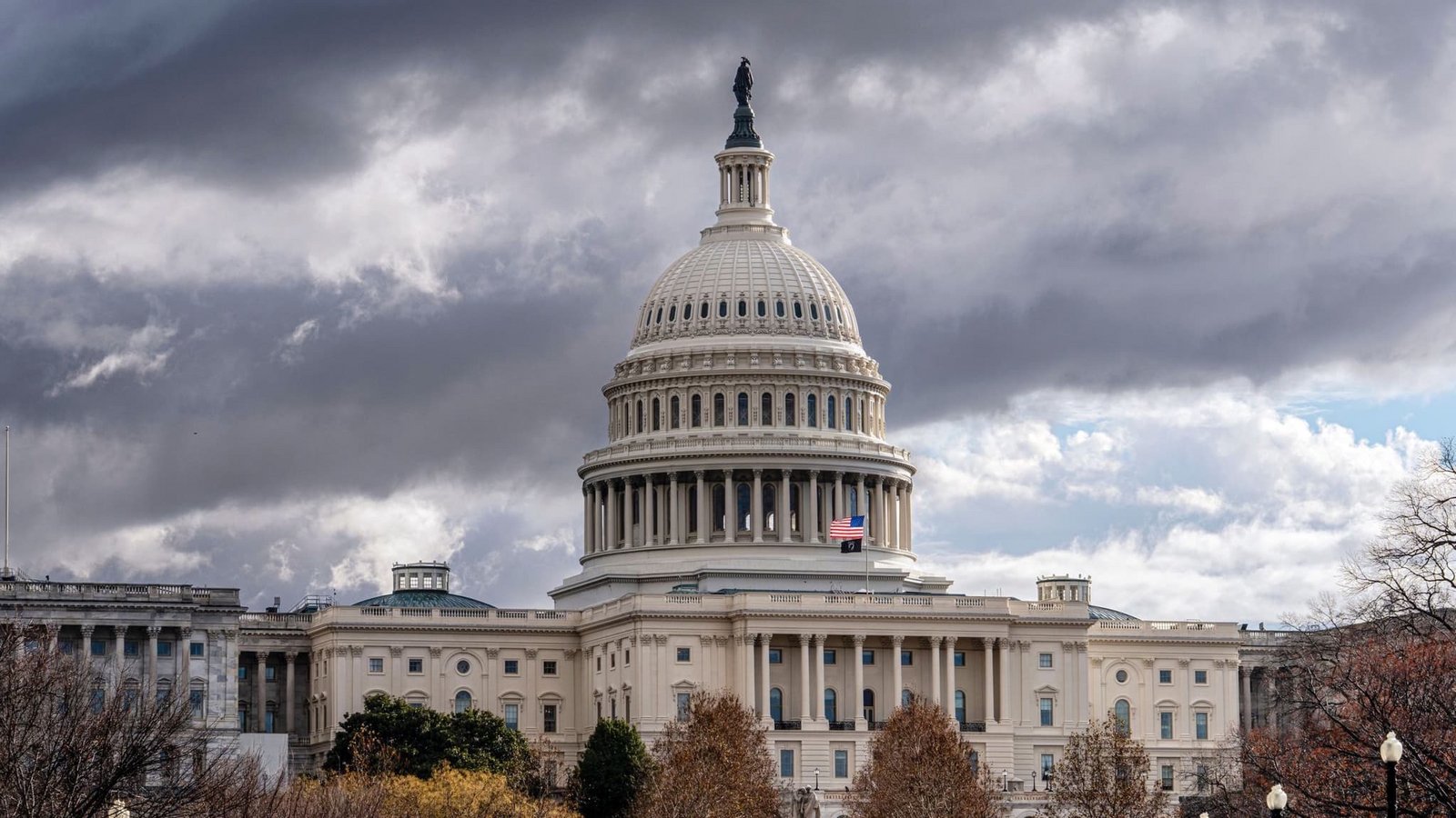 Mehr als 100 Demokraten im US-Repräsentantenhaus haben für ein Ende der Militärhilfe an Israel gestimmt (Archivbild)J. Scott Applewhite/AP/dpa Mehr als 100 Demokraten im US-Repräsentantenhaus haben für ein Ende der Militärhilfe an Israel gestimmt (Archivbild)J. Scott Applewhite/AP/dpa