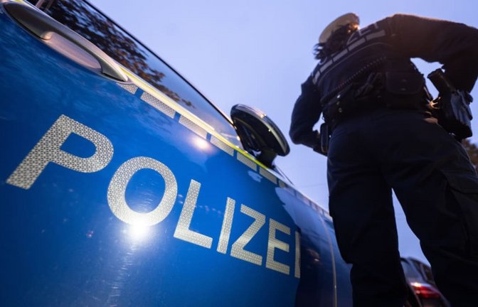Unbekannte haben einen Abschleppwagen vor einem Autohaus in Tuttlingen gestohlen.<span class='image-autor'>Marijan Murat/dpa</span>