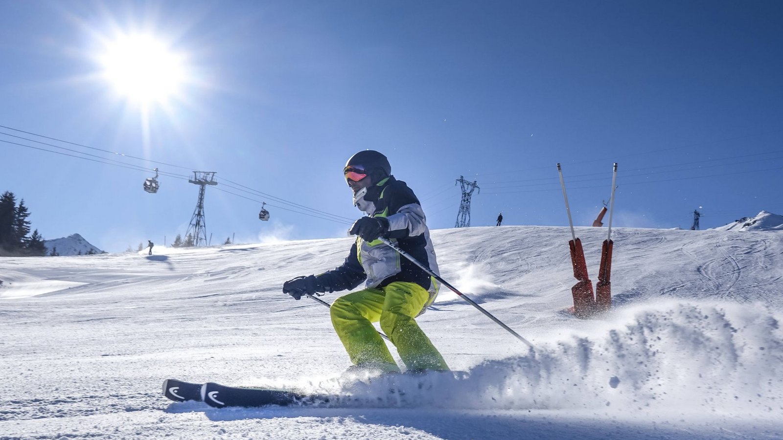 Um Skisport überhaupt noch zu ermöglichen, muss fast überall mit Schneekanonen nachgeholfen werden.Foto: imago/Schöning Um Skisport überhaupt noch zu ermöglichen, muss fast überall mit Schneekanonen nachgeholfen werden.Foto: imago/Schöning