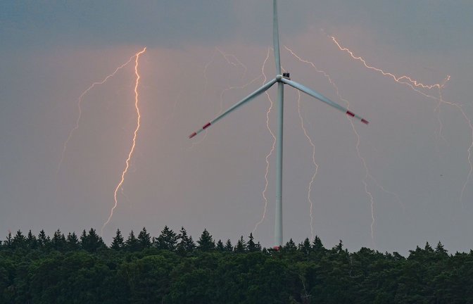 Der Wetterdienst sieht schwere Gewitter aufziehen. (Archivbild)<span class='image-autor'>Foto: Patrick Pleul/dpa</span>