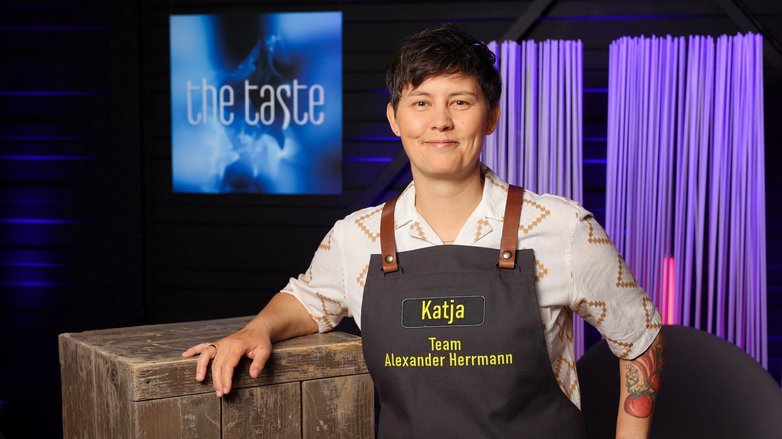 Dank ihrem Erfolg im Teamkochen zog Katja aus Team Gelb als Erste ins Halbfinale ein.Foto: Sat. 1 / Benedikt Müller Dank ihrem Erfolg im Teamkochen zog Katja aus Team Gelb als Erste ins Halbfinale ein.Foto: Sat. 1 / Benedikt Müller