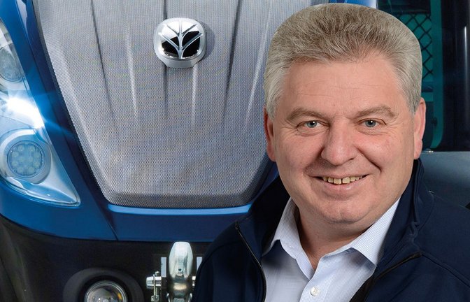 Klaus Senghaas vom Unternehmen New Holland hat einen Traktor mitentwickelt, der  Biomethan aus Biogasanlagen tankt.<span class='image-autor'>Foto: New Holland /New Holland</span>