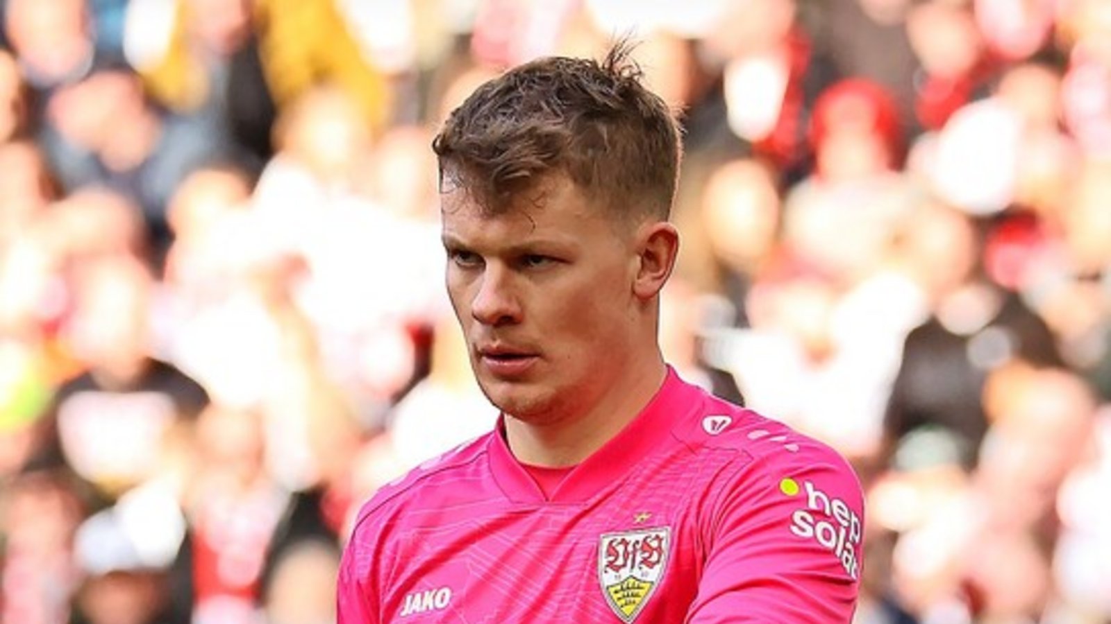 Ruhig und sachlich auf dem Platz: VfB-Torhüter Alexander NübelFoto: Baumann