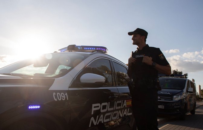 Die spanische Polizei hat eine Betrügerbande zerschlagen. (Symbolbild)<span class='image-autor'>Foto: Clara Margais/dpa/Clara Margais</span>