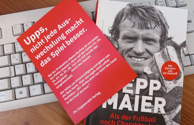Der Coppenrath Verlag macht etwas, was noch nie ein Fußballer getan hat: er gibt sich selbst die Rote Karte.<span class='image-autor'>Foto: Hans Jörg Wangner</span>