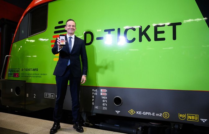 Zum Start des Deutschlandtickets ließ sich Bundesverkehrsminister Volker Wissing (FDP) noch feiern.<span class='image-autor'>Foto: dpa/Bernd von Jutrczenka</span>
