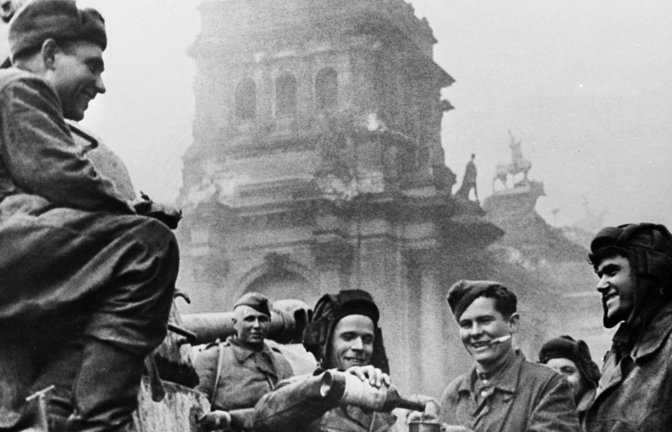 Befreiung Berlins am 8. Mai 1945 durch sowjetische Soldaten.<span class='image-autor'>Foto: imago images/SNA</span>