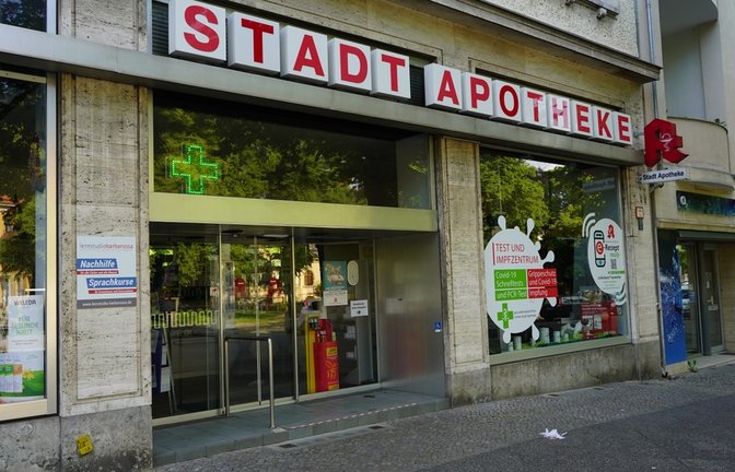 Manche Apotheke bieten noch Corona-Tests an.<span class='image-autor'>Foto: Julian Hopff / shutterstock.com</span>