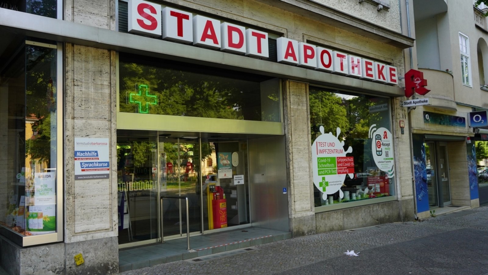 Manche Apotheke bieten noch Corona-Tests an.Foto: Julian Hopff / shutterstock.com Manche Apotheke bieten noch Corona-Tests an.Foto: Julian Hopff / shutterstock.com