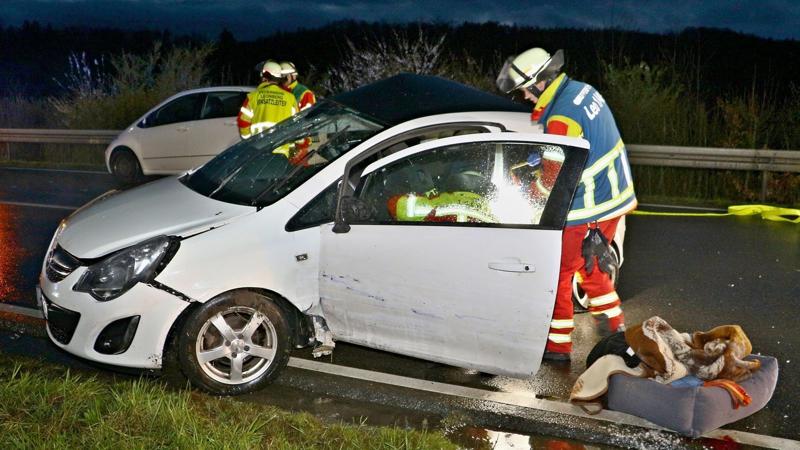 ...und kollidierte mit einer Opel-Fahrerin auf der Gegenfahrbahn.Foto: KS-Images.de /Andreas Rometsch ...und kollidierte mit einer Opel-Fahrerin auf der Gegenfahrbahn.Foto: KS-Images.de /Andreas Rometsch
