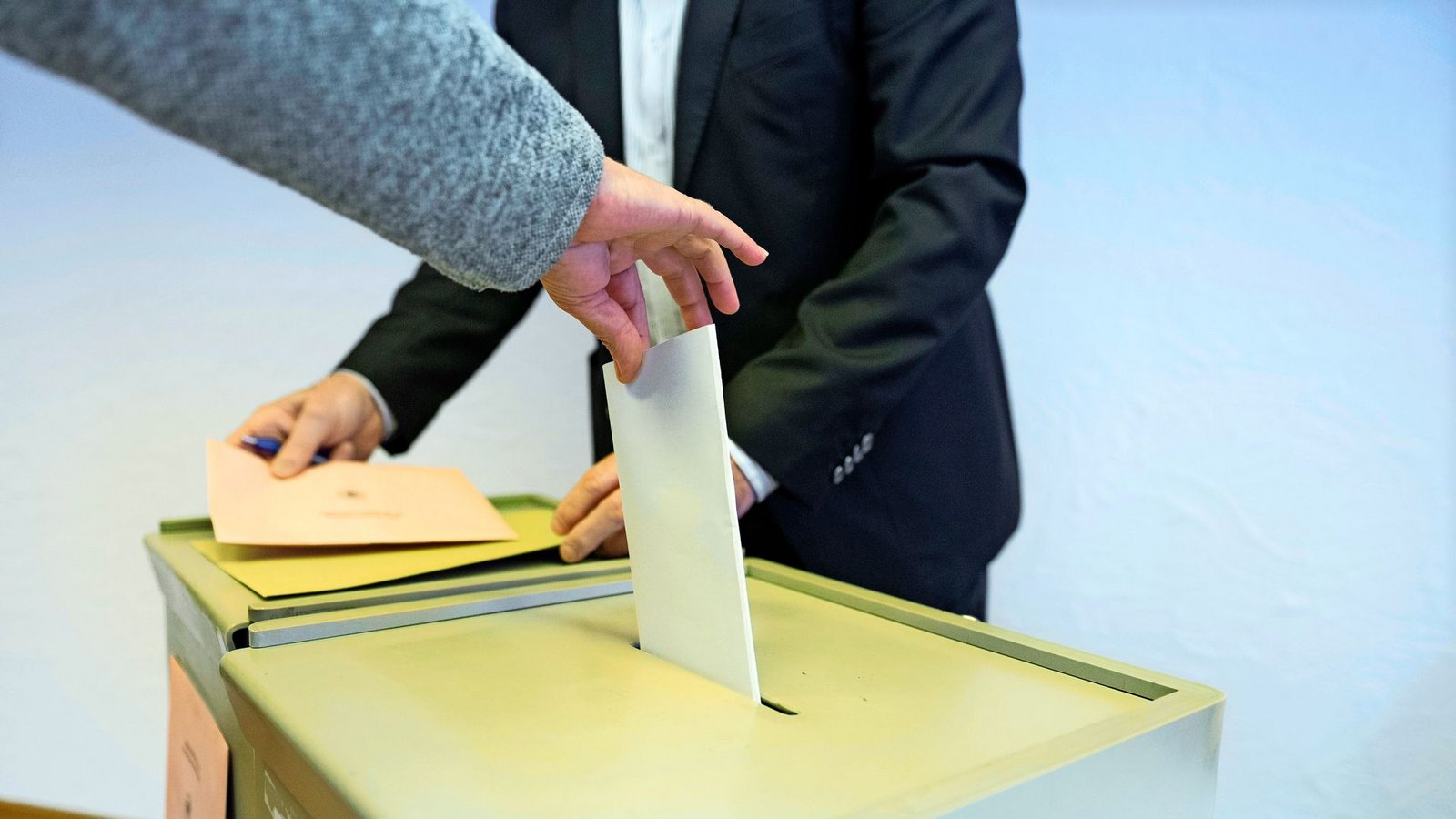 Bei der Europawahl 2024 (Bild) gab es anonyme Wahlumschläge. Warum nicht auch bei der Landtagswahl 2026?Foto: picture alliance/dpa/Silas Stein Bei der Europawahl 2024 (Bild) gab es anonyme Wahlumschläge. Warum nicht auch bei der Landtagswahl 2026?Foto: picture alliance/dpa/Silas Stein