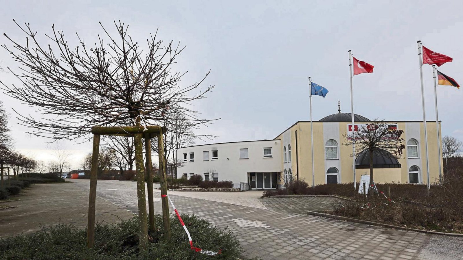Im Bereich Steingrube am Rand von Großsachsenheim soll eine Flüchtlingsunterkunft des Landkreises entstehen. In unmittelbarer Nähe haben drei Vereine ihre Heimat. Fotos: Küppers Im Bereich Steingrube am Rand von Großsachsenheim soll eine Flüchtlingsunterkunft des Landkreises entstehen. In unmittelbarer Nähe haben drei Vereine ihre Heimat. Fotos: Küppers