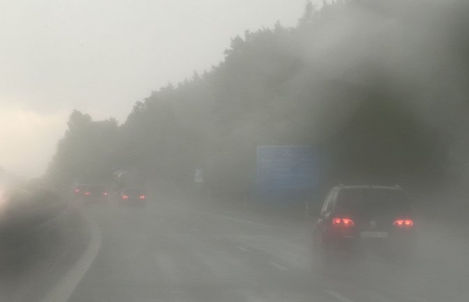 In Teilen Deutschlands sind am Freitag Niederschläge von bis zu 30 Litern pro Quadratmeter möglich. (Symbolbild)<span class='image-autor'>Bernd März/extremwetter.tv /dpa</span>