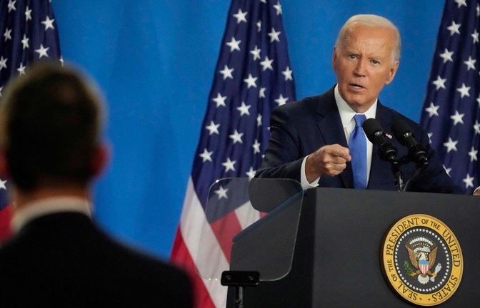 Joe Biden wollte bei der Pressekonferenz nach dem Nato-Gipfel beweisen, dass er fit für das Präsidentenamt ist. Das misslang.<span class='image-autor'>Foto: Getty Images via AFP/KENT NISHIMURA</span>