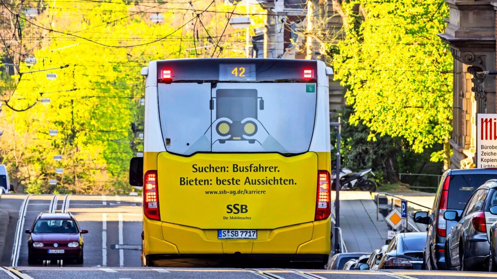 Beste Aussichten für Busfahrer? In SSB-Bussen müssen sie jedenfalls bald kein Wechselgeld mehr zählen.                                                           Foto: imago/Arnulf Hettrich