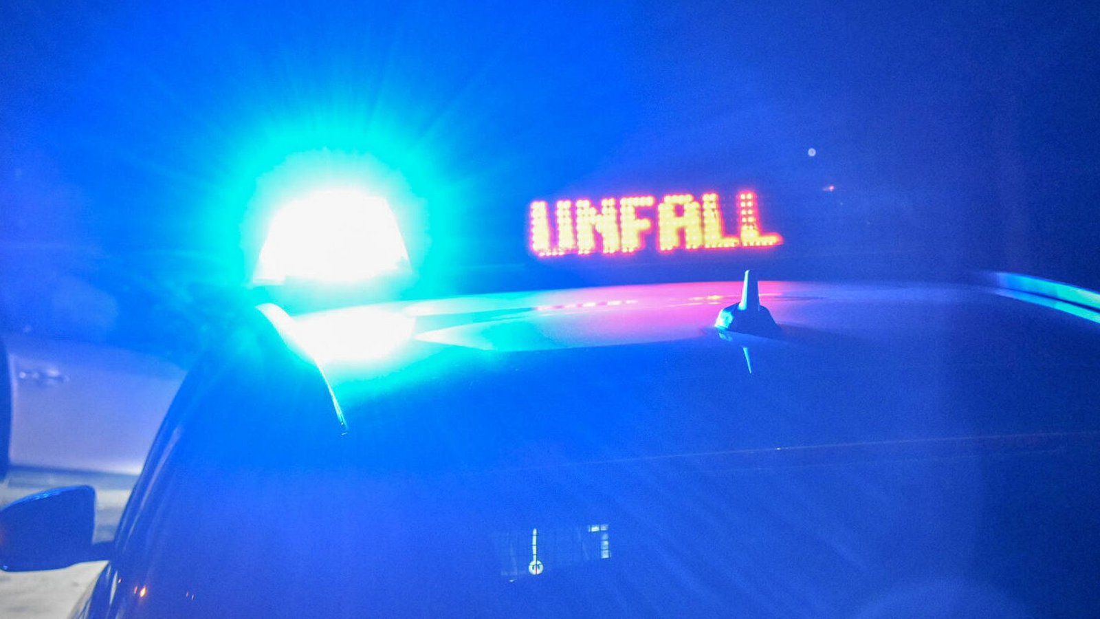 Die Bundesstraße blieb nach dem Unfall mehrere Stunden lang gesperrt (Symbolbild).Foto: imago images/onw-images/Marvin Koss via www.imago-images.de