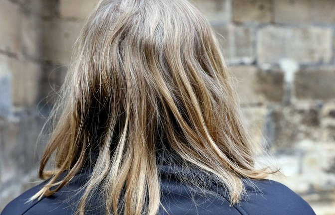Die Kibbuz-Bewohnerin aus Tübingen erzählt von schlimmen  Grausamkeiten der Hamas. Aus Angst möchte sie sich  nicht zu erkennen geben.<span class='image-autor'>Foto: Horst Haas</span>