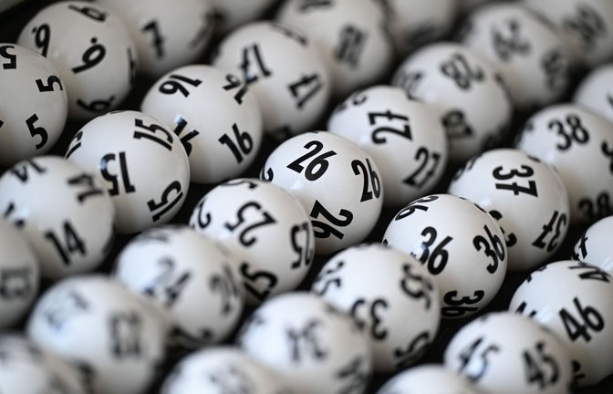 Der Jackpot bei „6aus 49“ wurde nicht geknackt. (Symbolbild)<span class='image-autor'>Foto: Arne Dedert/dpa/Arne Dedert</span>