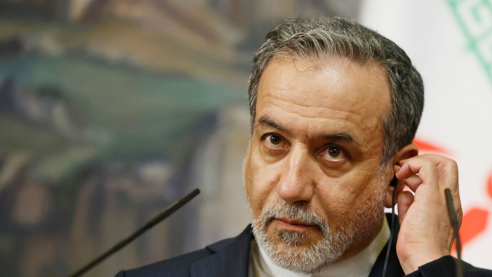 Der iranische Außenminister Abbas Araghchi erhebt weitreichende Forderungen, die zum Teil unerfüllbar sein dürften.Foto: Tatyana Makeyeva/Pool AFP/dpa