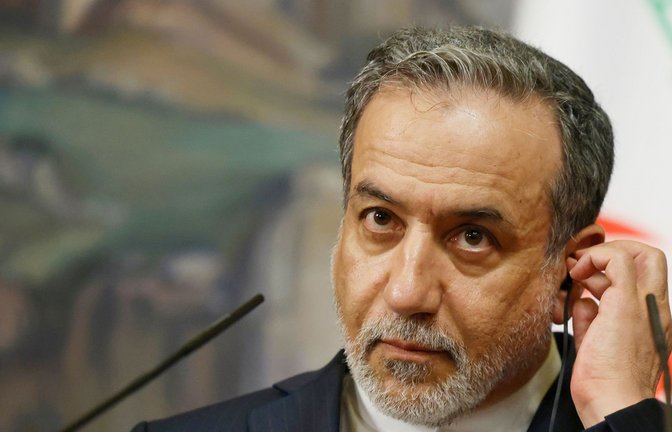 Der iranische Außenminister Abbas Araghchi erhebt weitreichende Forderungen, die zum Teil unerfüllbar sein dürften.<span class='image-autor'>Foto: Tatyana Makeyeva/Pool AFP/dpa</span>