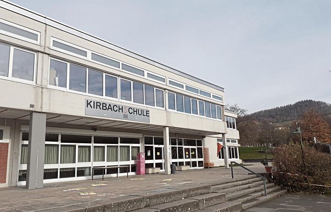 Die Kirbachschule in Hohenhaslach muss schon lange erneuert werden. Foto: Glemser