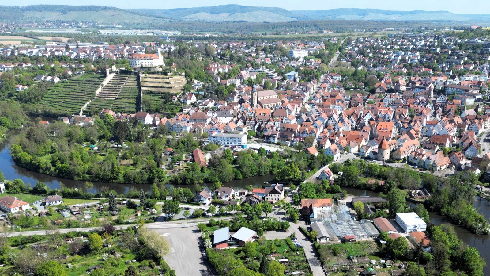Wie geht es in den Bürgergärten in den Köpfwiesen (links der Bildmitte) und südlich des Weller-Areals (unten rechts) weiter? Archivfoto: VKZ/Küppers Wie geht es in den Bürgergärten in den Köpfwiesen (links der Bildmitte) und südlich des Weller-Areals (unten rechts) weiter? Archivfoto: VKZ/Küppers