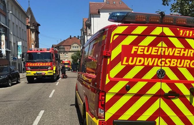 Die Feuerwehrleute sind fünf Stunden lang in der Uhlandstraße im Einsatz.<span class='image-autor'>Feuerwehr Ludwigsburg</span>