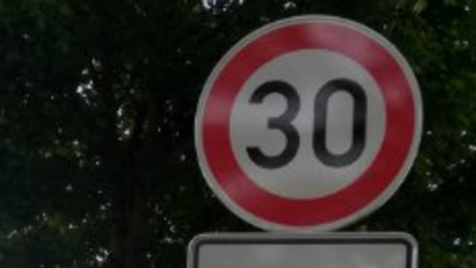 Jetzt gilt ein einheitliches Tempolimit. Archivfoto: Müller