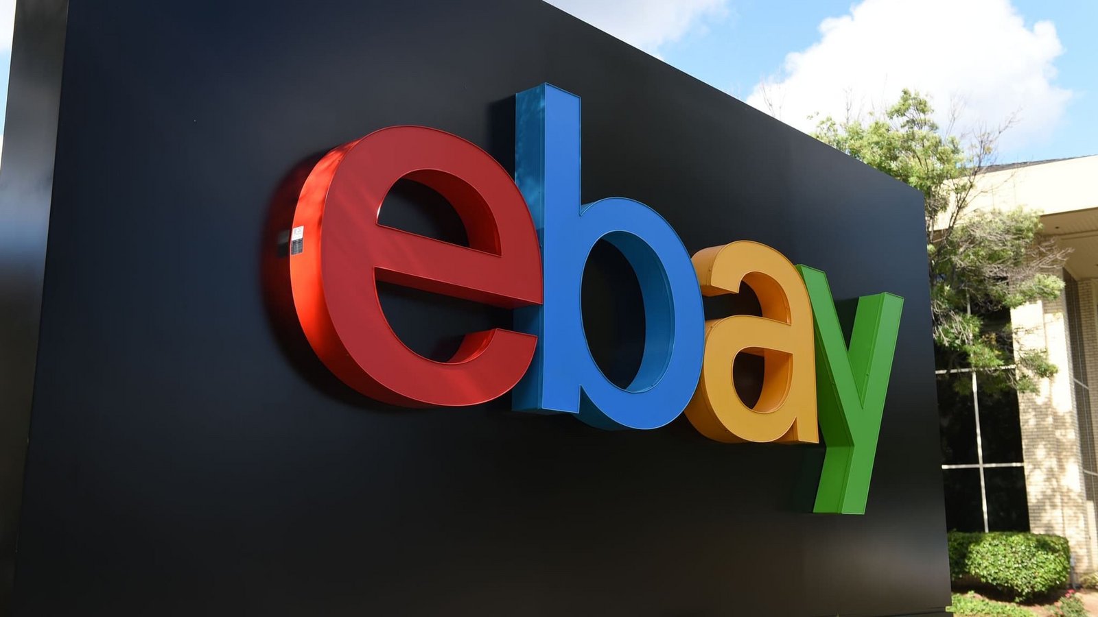 Ebay zahlt mehr als 50 Millionen Dollar, weil Mitarbeiter der Online-Handelsplattform vor Jahren versuchten, ein Blogger-Ehepaar einzuschüchtern. (Archivbild)Andrej Sokolow/dpa
