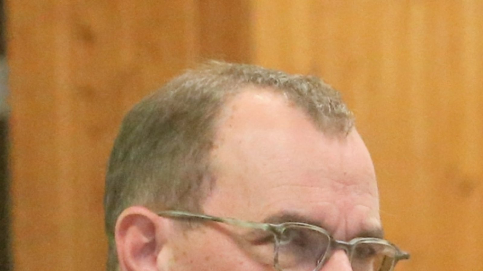 Einwohnerversammlung Großglattbach, Thema u.a. Windkraft Windenergie erneuerbare Energie,  Frank Schneider OB Oberbürgermeister Große Kreisstadt Mühlacker