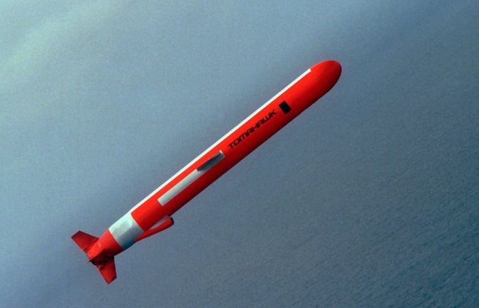 Ein BGM-109 Tomahawk  bei einem Testflug über dem Pazifischen Ozean.<span class='image-autor'>Imago/piemags</span>