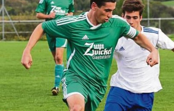 Mittelstürmer Benjamin Rapp empfängt zum A-Liga-Auftakt des SV Iptingen am Sonntag um 17 Uhr den TSV Kleinglattbach. Foto: Küppers
