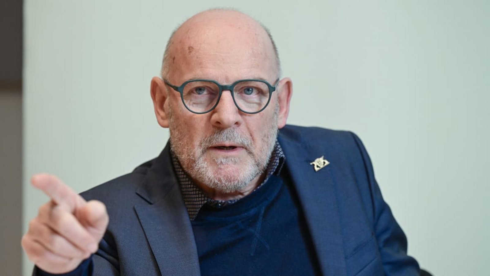 Der frühere Landesverkehrsminister Winfried Hermann (Grüne) hält der Autoindustrie, aber auch der Politik vor, reichlich planlos zu handeln.dpa