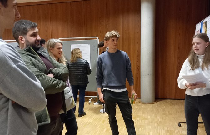 Geben ihr Wissen weiter: die Jugendlichen des Lichtenstern-Gymnasiums.  <span class='image-autor'>Foto: Glemser</span>