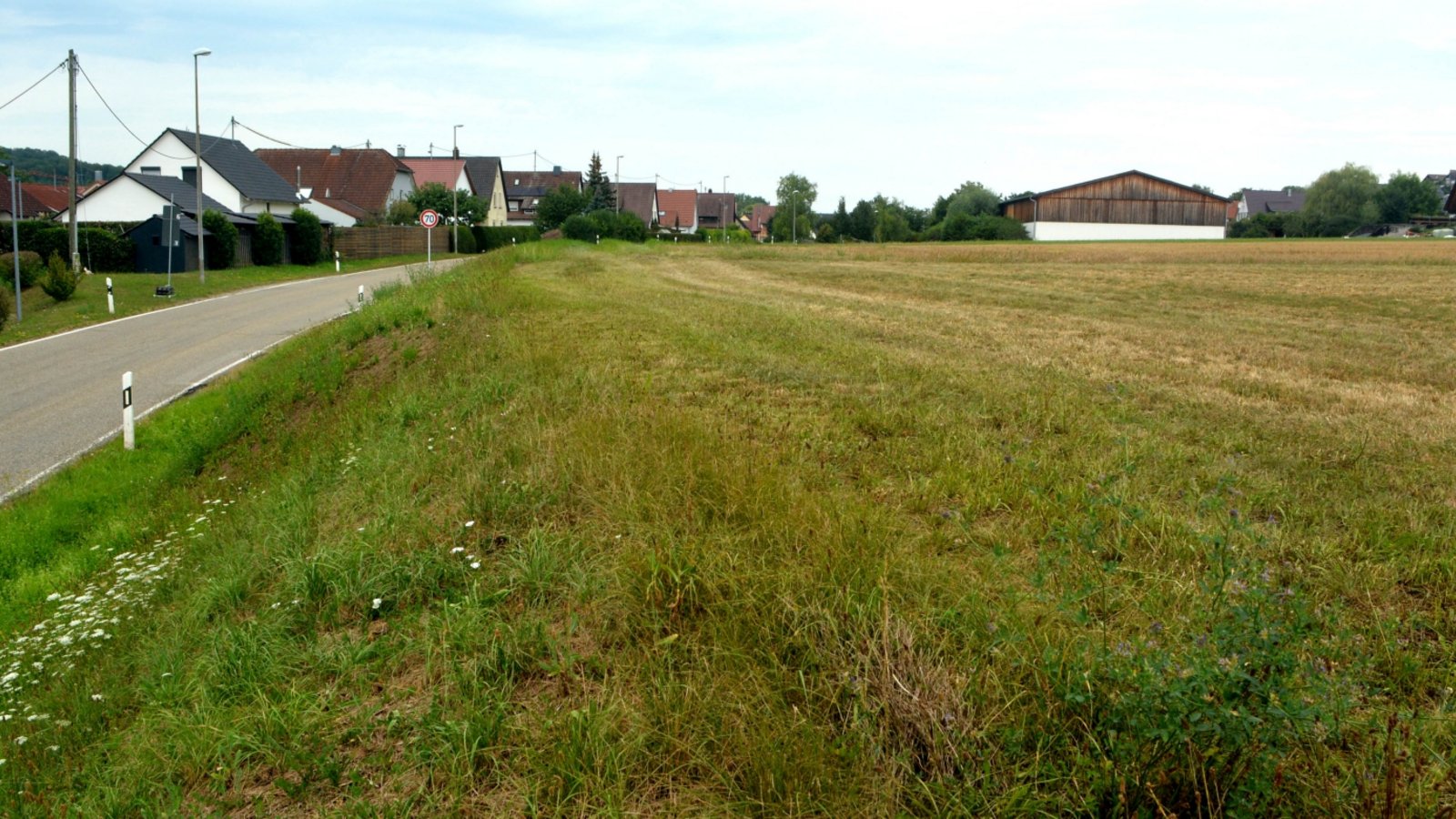 Die Erschließungsarbeiten in Schützingen können bald beginnen. Foto: Stahlfeld Die Erschließungsarbeiten in Schützingen können bald beginnen. Foto: Stahlfeld